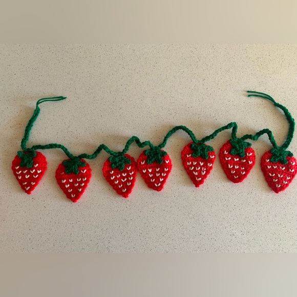 Strawberry Garland Handmade Crochet - Picture 5 of 11